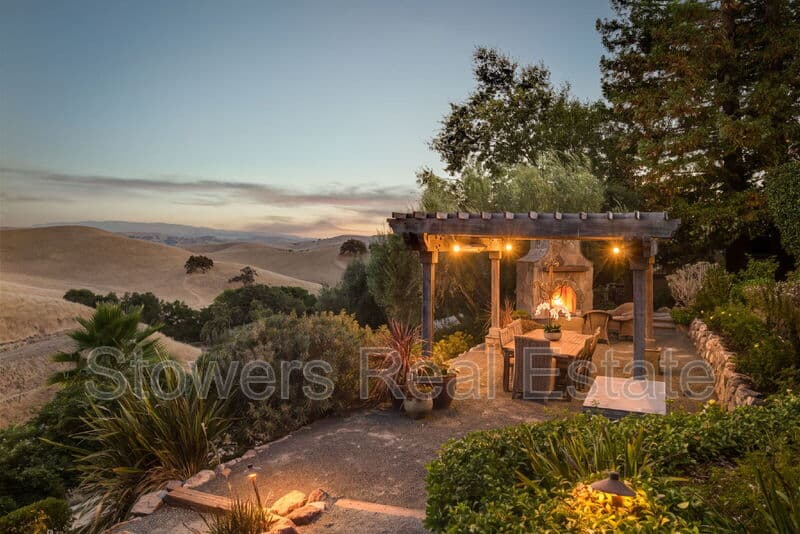 Danville House: 4482 Deer Ridge Rd