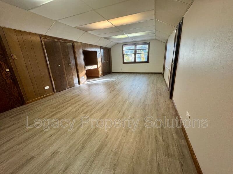 Bismarck House: 612 N 19th St
