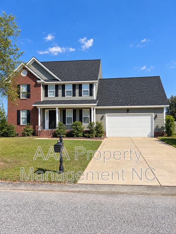 Fayetteville House: 1903 Ellie st