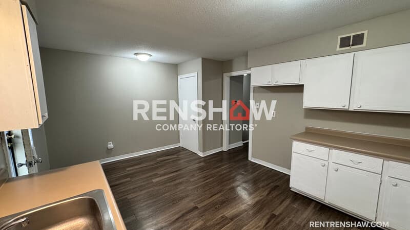 Memphis Townhome: 3212 Thirteen Colony Mall