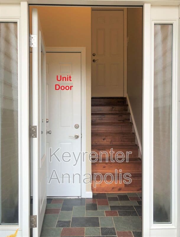 Crownsville House: 840 Valentine View