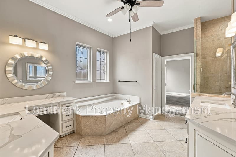 Arlington House: 2114 Bay Club Drive
