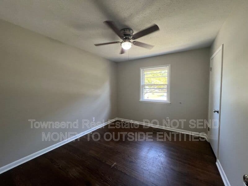 Fayetteville House: 2604 Brentford Dr.