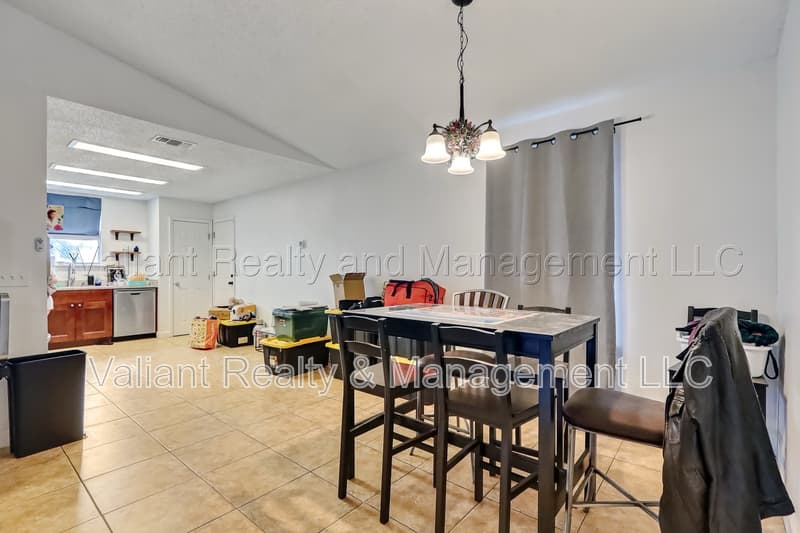 Jacksonville House: 5286 Julington Creek Road
