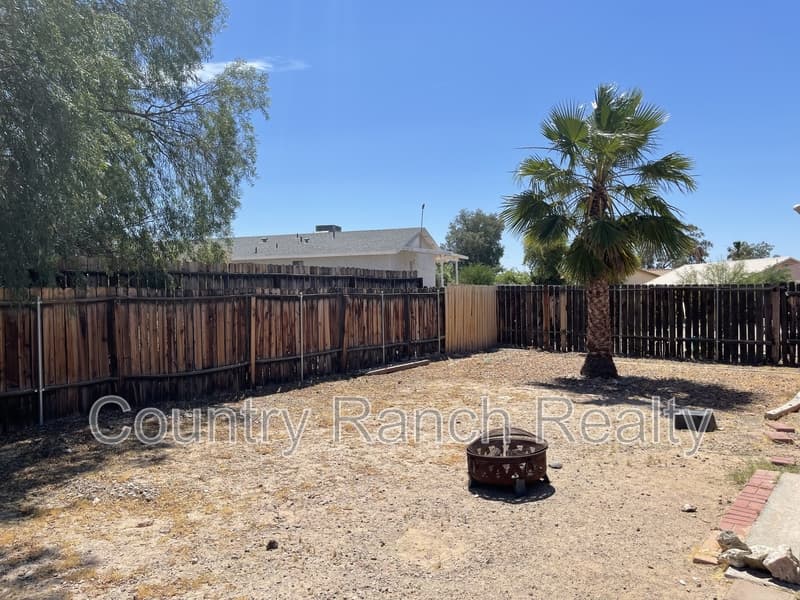 Fort Mohave House: 4274 El Toro Drive