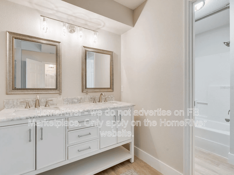 Sarasota Condo: 4422 Winston Ln S