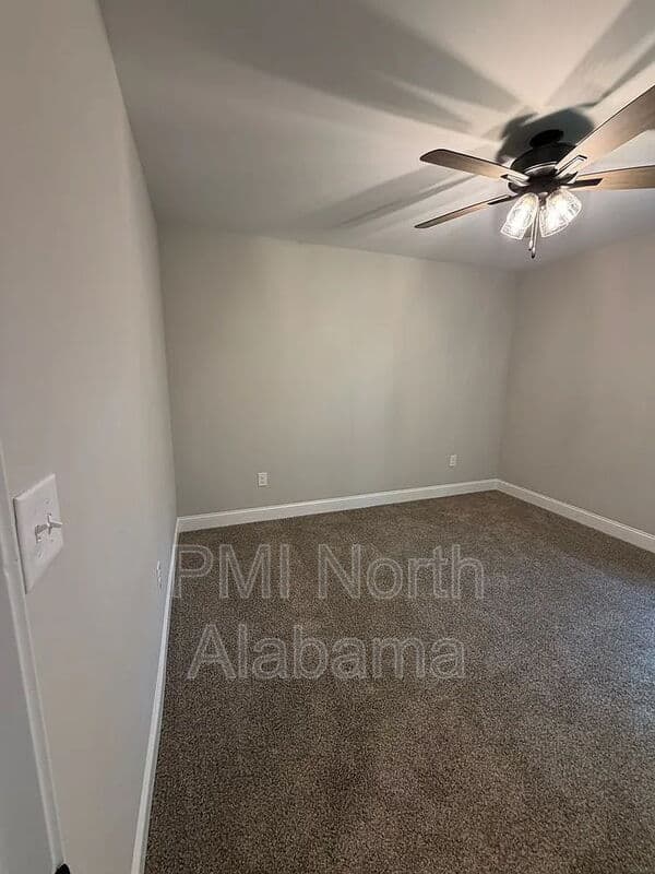 Huntsville House: 1713 Golf Club Lane Northwest