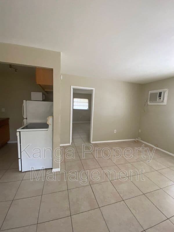 Lake Worth House: 918 11Th Ave N