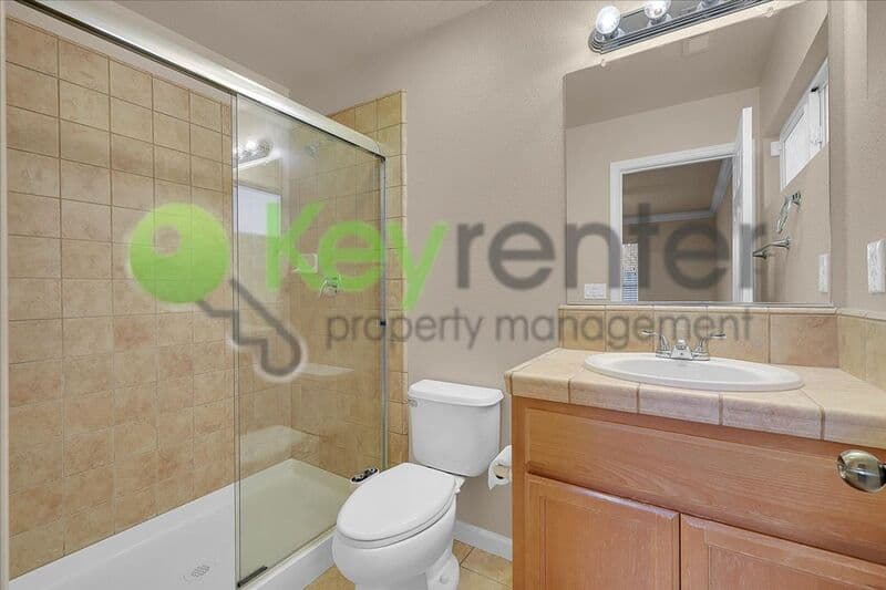Roseville House: 1682 Loon Lake Street