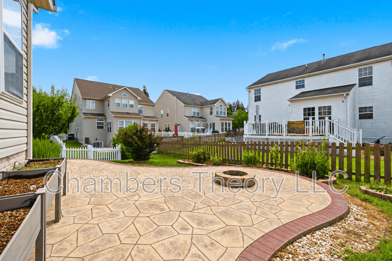 Chantilly House: 42211 Marcy Way