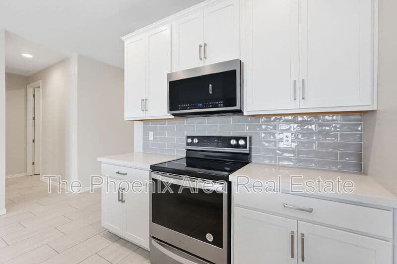 Maricopa House: 35786 W Santa Monica Ave