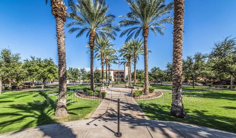 Buckeye House: 4301 N Golf Dr