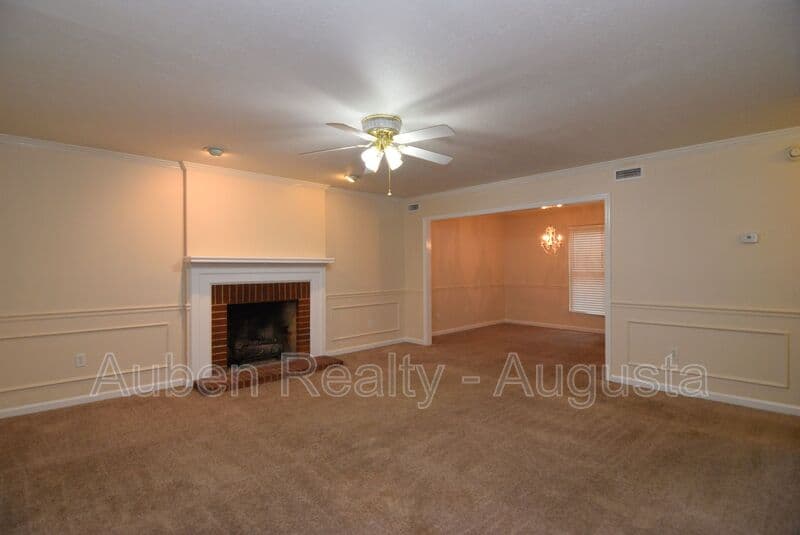 Evans House: 490 Pheasant Run Drive