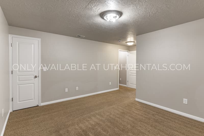 Lehi House: 3342 N 150 W