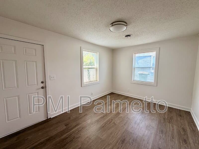 West Columbia Condo: 528 Jasper Street