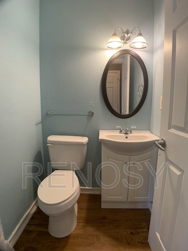Des Moines House: 5172 NE 6th Ct