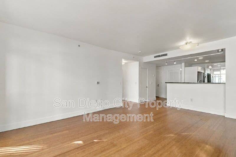 San Diego House: 530 K Street
