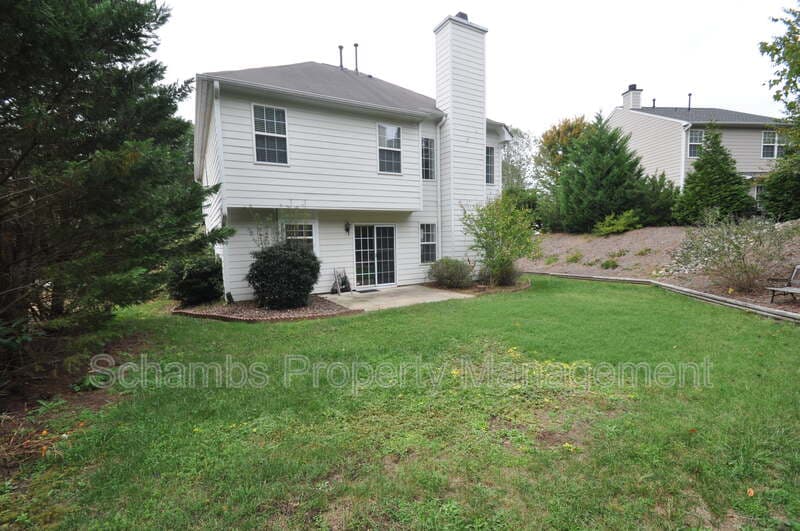 Apex House: 806 Brickstone Dr