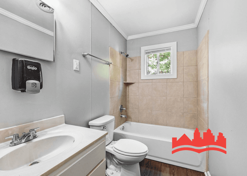 Bartlett House: 3915 Clover Hill Dr