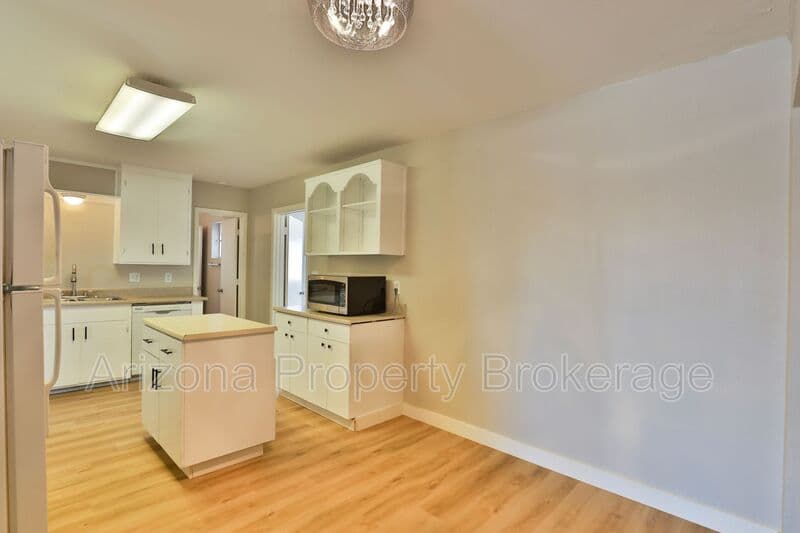 Mesa House: 1026 S. Grand
