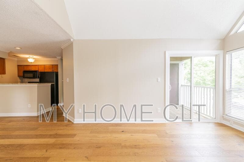 Charlotte Condo: 2516 Cranbrook Lane #11