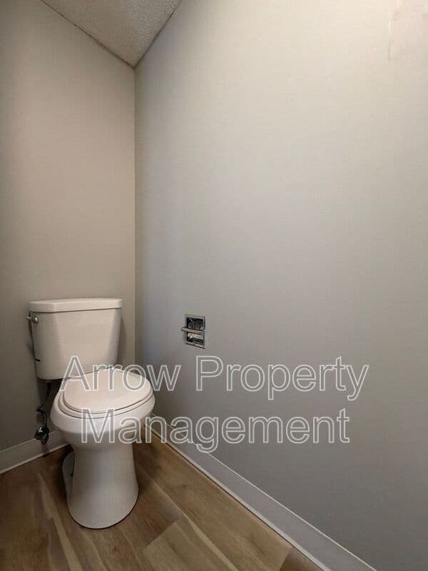 Seward Condo: 320 Lincoln Street