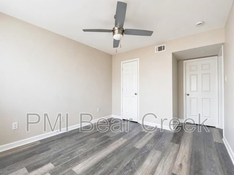 Houston Condo: 1824 Thonig Road