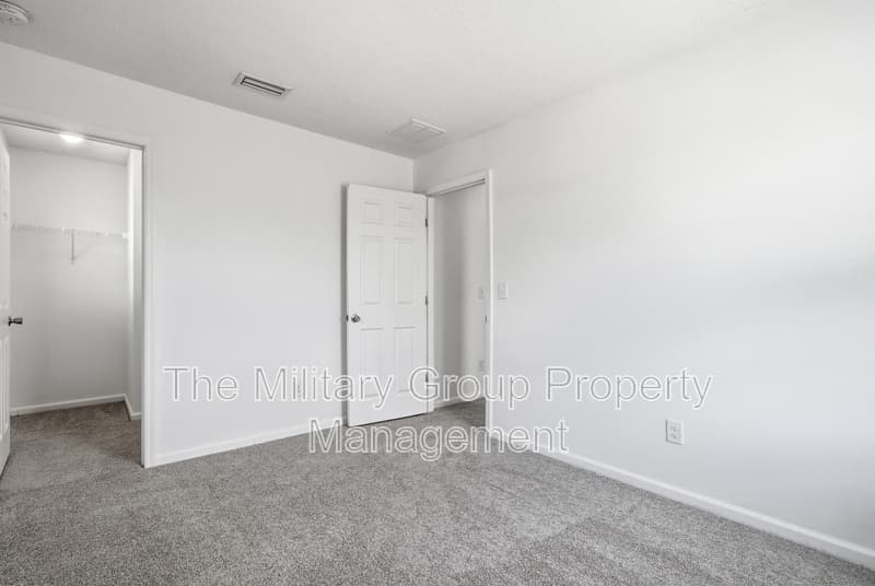 Orange Park House: 391 Hepburn Rd