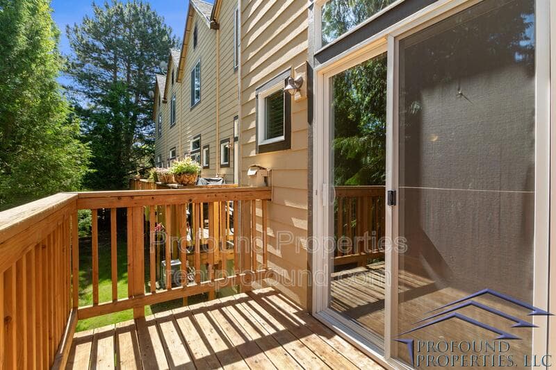 Beaverton Condo: 627 SW Dillan Drive