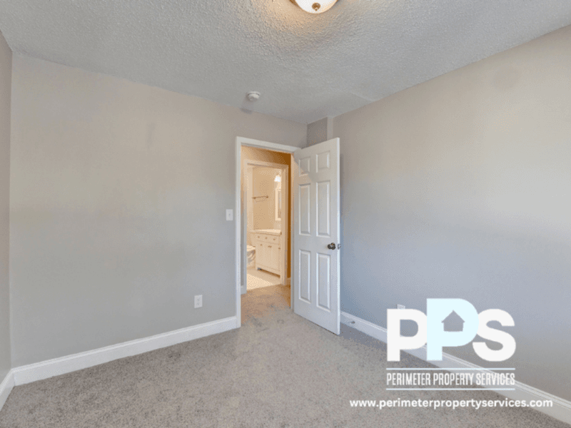 Atlanta House: 390 West Lake Avenue