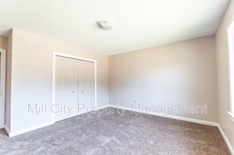 Manchester Condo: 1991 Bodwell Road