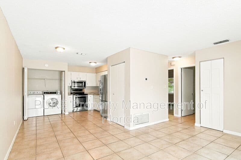 Ocala House: 2040 SE 40th St Rd 1-4