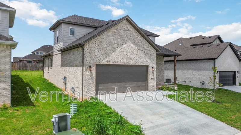 Centerton House: 1061 Whistler St