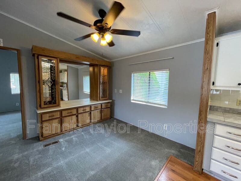 Escondido House: 1822 Seco Glen