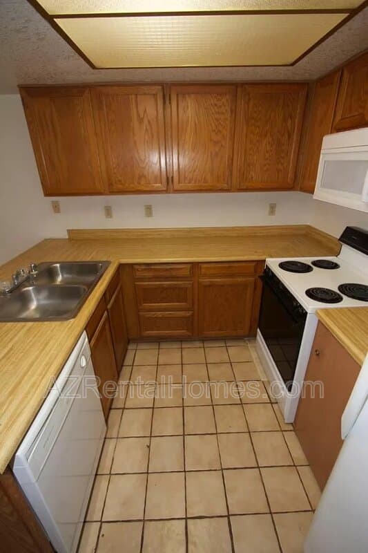 Tempe Condo: 819 N College Ave