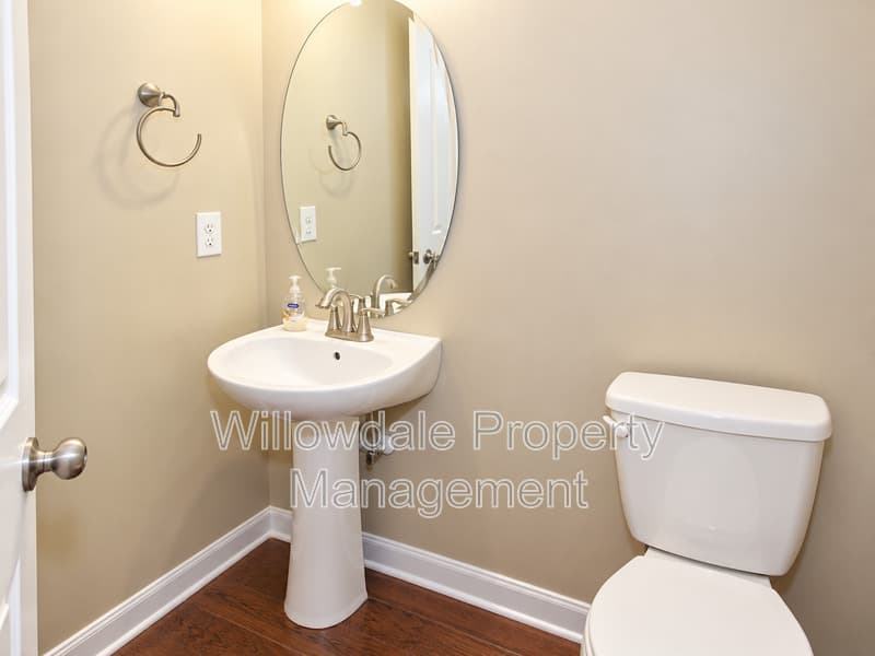 Apex Townhome: 707 Wickham Ridge Rd