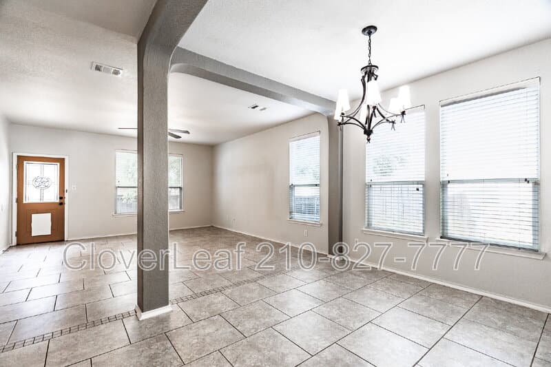 Schertz House: 764 Clearbrook Ave