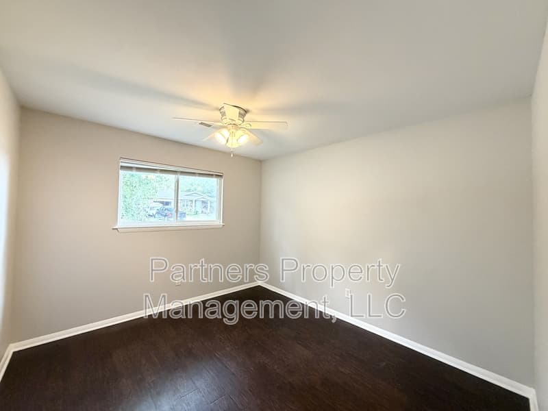 Fayetteville House: 408 West Nightingale Circle