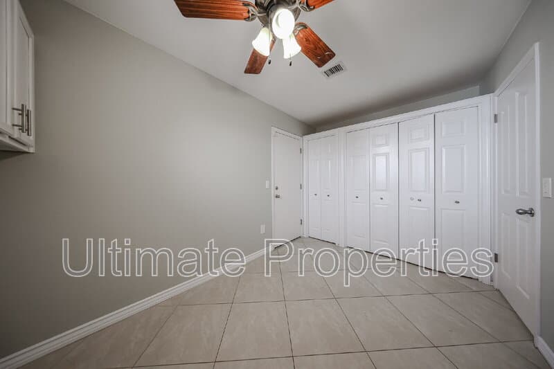 Peoria House: 8738 W Rockwood Dr