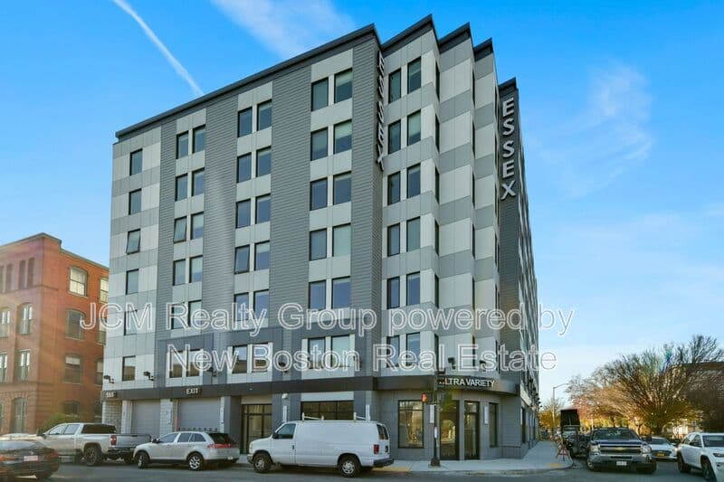 Lynn Condo: 585 Essex Street