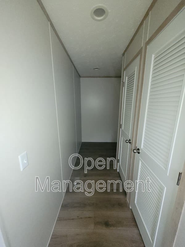 Louisville House: 3416 Kramers Ln