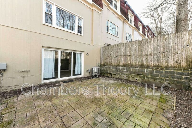 Springfield Condo: 5910 Prince James Dr