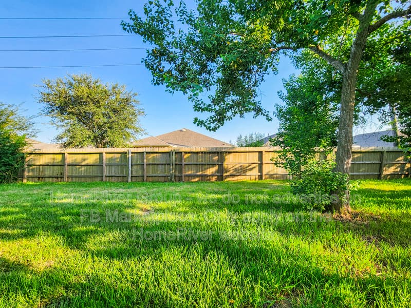 Baytown House: 10606 Gold Finch Rd