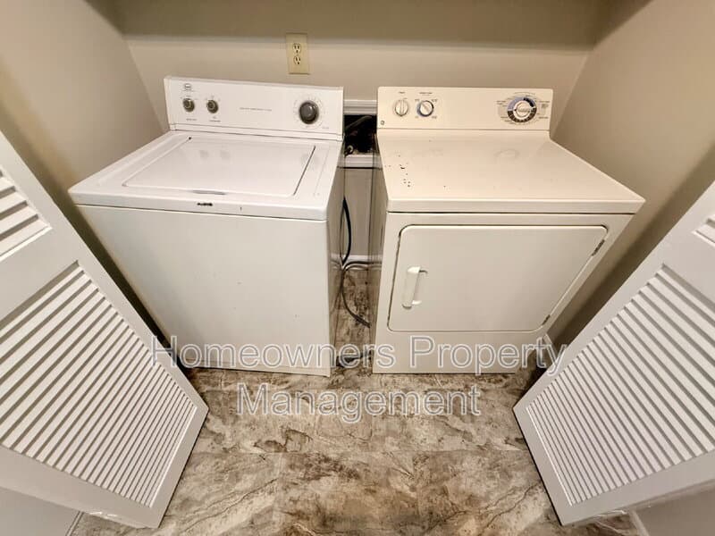 Fayetteville House: 1525 Trevino Dr