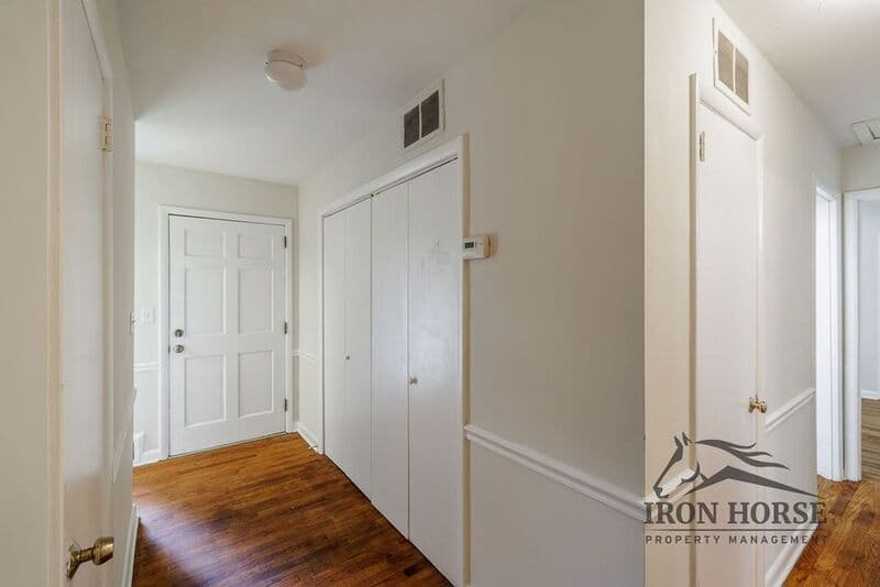 Athens House: 160 Harold Drive