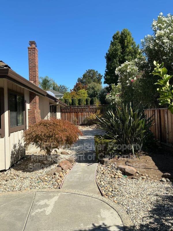 Cupertino House: 10180 Byerly Ct