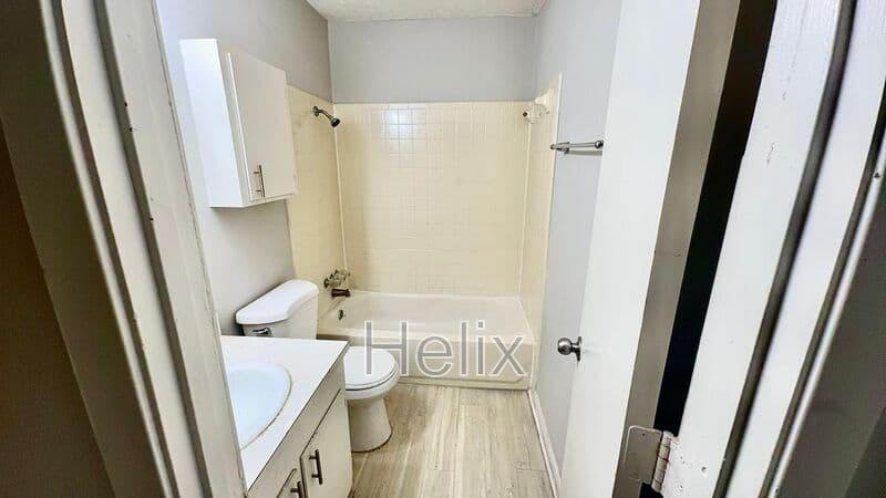 JACKSON Condo: 219 LAWRENCE RD