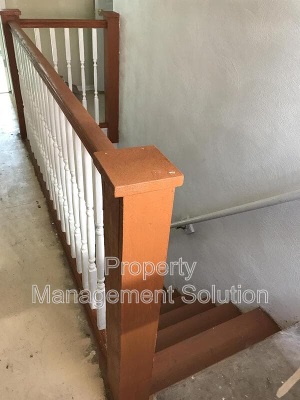 Saint Louis House: 4737 Plover