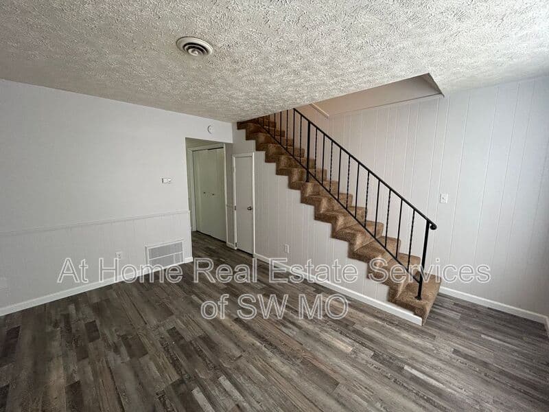 Springfield Townhome: 3345 E Linwood