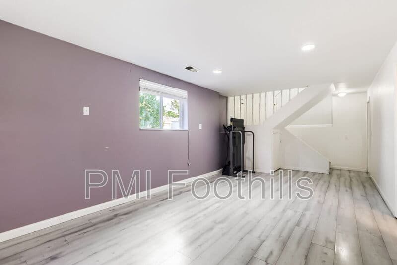 Aurora House: 12996 E Florida Dr
